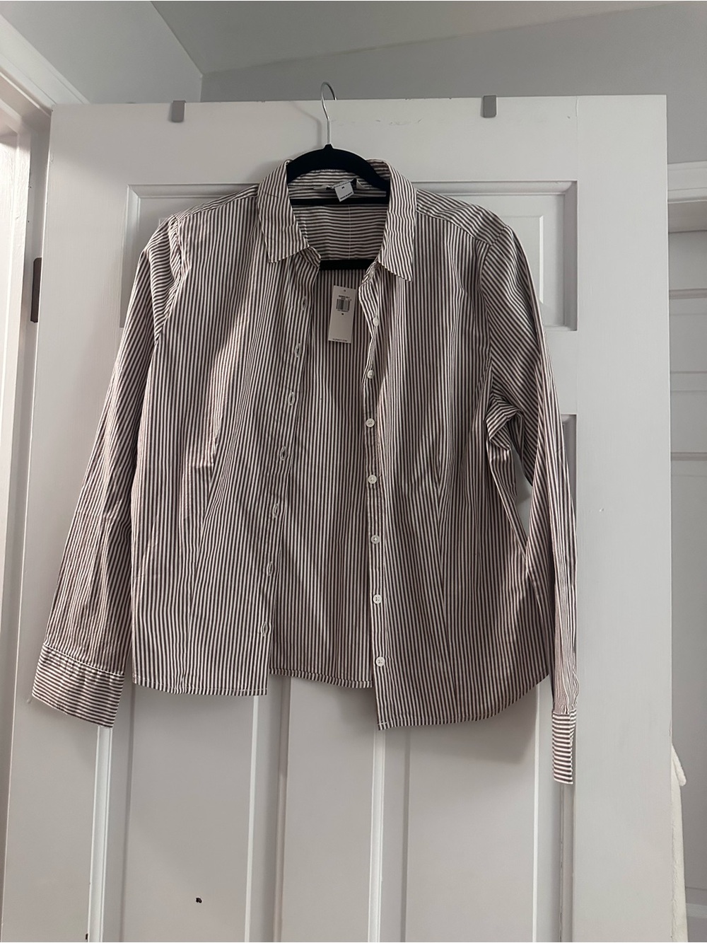 Old Navy Women’s Cream and Black Striped Button-Down Shirt